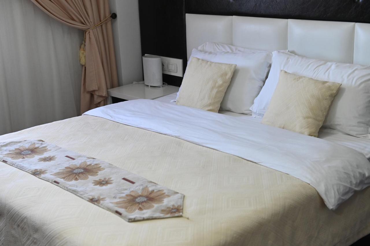Hotel Liss Lezhë Extérieur photo