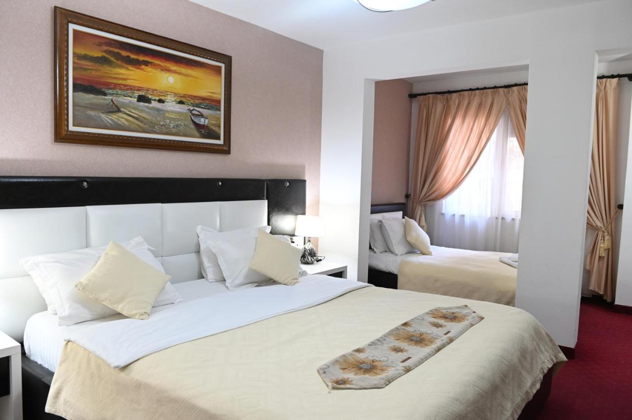 Hotel Liss Lezhë Extérieur photo