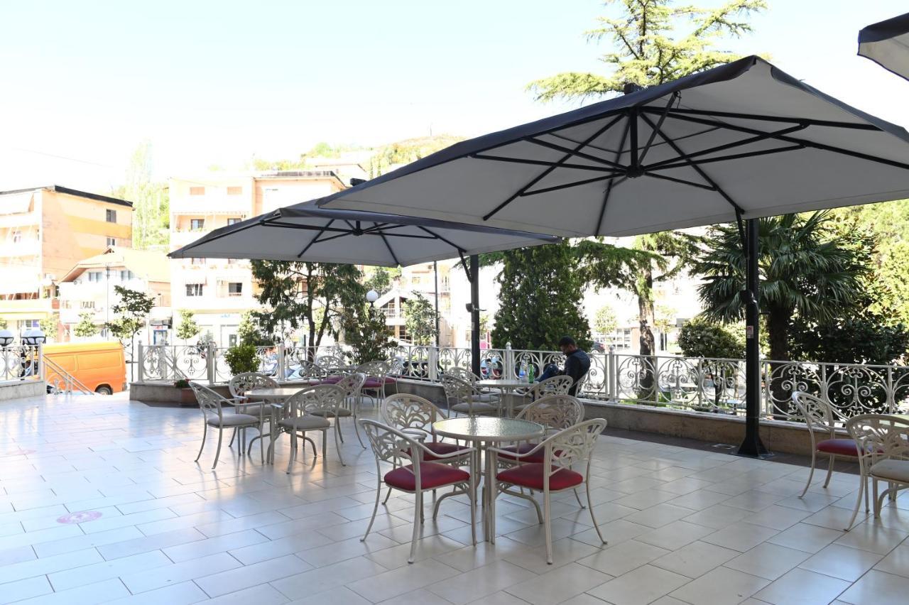 Hotel Liss Lezhë Extérieur photo